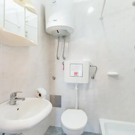 2 Bedroom Stunning In