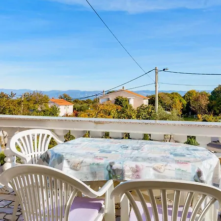 2 Bedroom Beautiful In Appartamento *