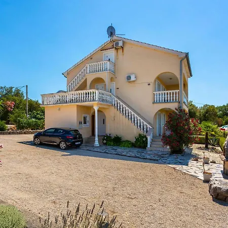 2 Bedroom Beautiful In *