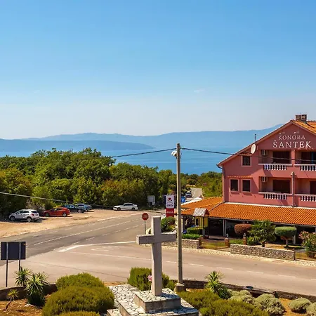 2 Bedroom Stunning In Apartamento Rasopasno